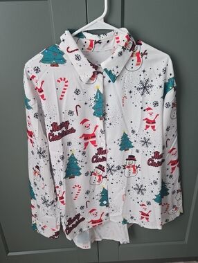 Women’s White Christmas Print Button-Down Shirt